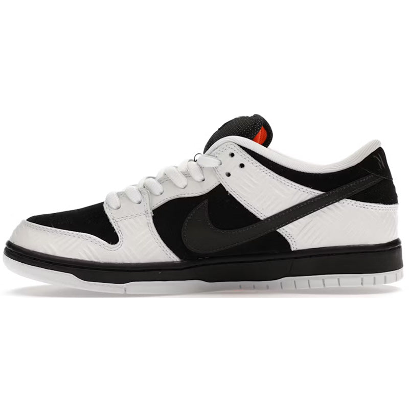 Nike SB Dunk Low TIGHTBOOTH